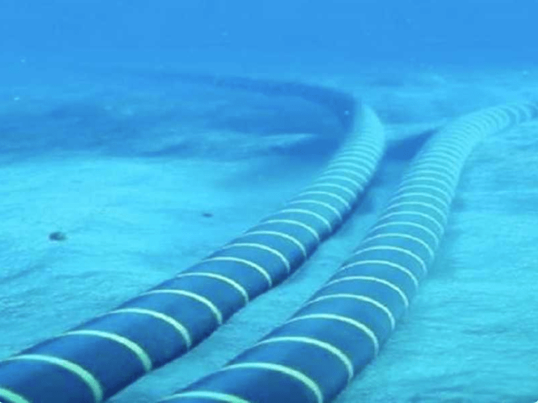 Kuwait strengthens communications infrastructure, links with longest