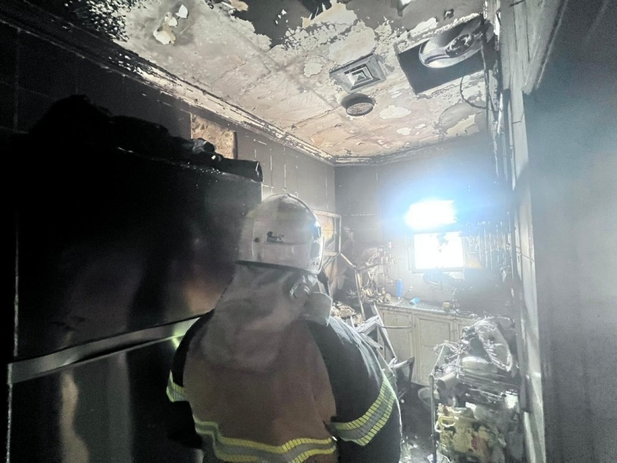 Fire damages apartment building in Farwaniya - Times Kuwait