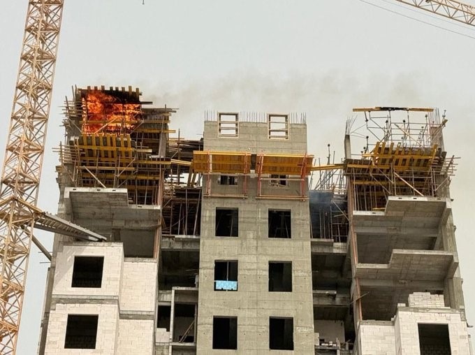 Firefighters contain blaze at construction site in Dasman area - Times ...