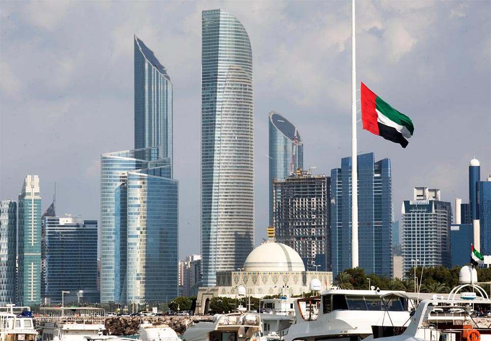 UAE: Egyptian Dies, Four Injured After Debris Hits Abu Dhabi Gas Facility