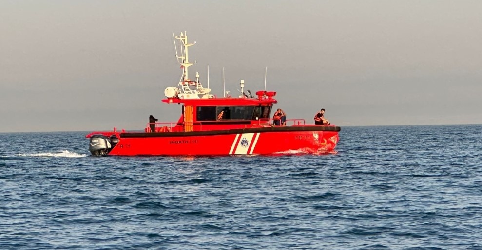 Firefighters rescue man after suspected suicide attempt from Sheikh Jaber Bridge