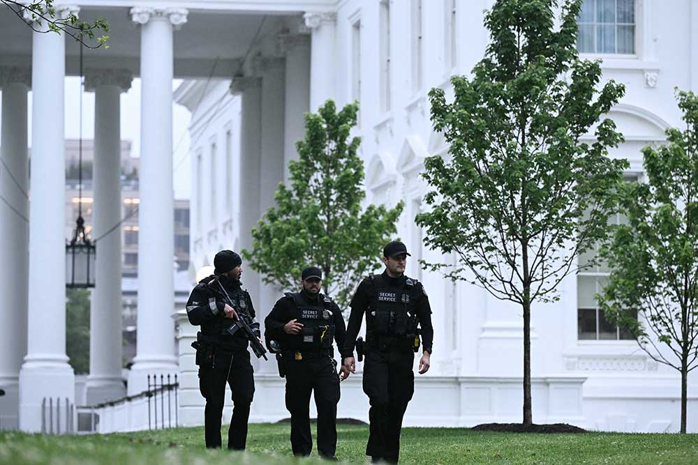 Two people shot in encounter with US Security Service near White House