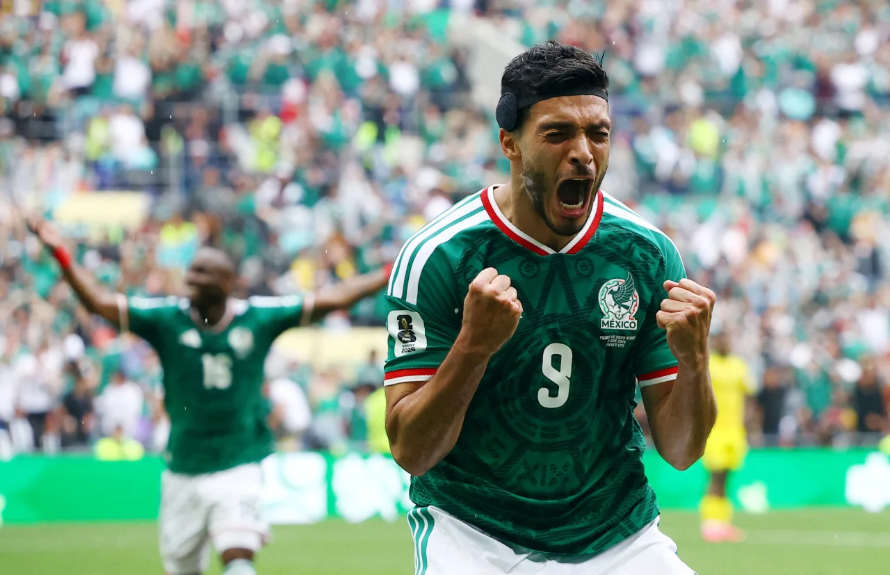 Mexico defeats South Africa 2-0 in the World Cup’s