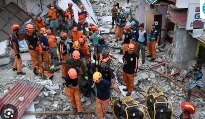 37 dead, over 20,000 displaced after 7.8 magnitude quake in 