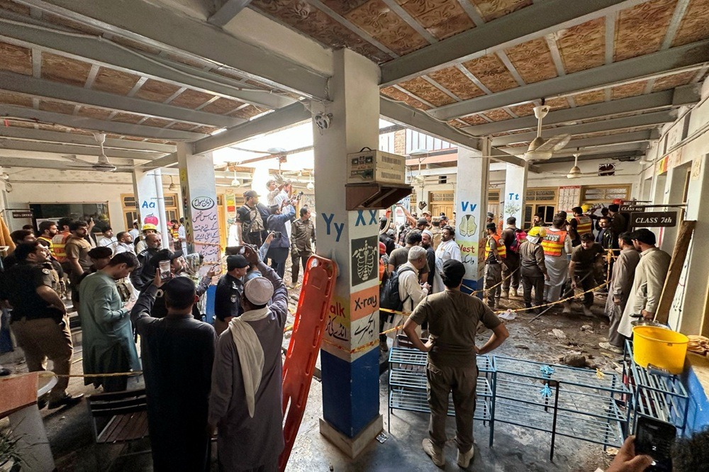 Current Time In Pakistan Pakistan School Roof Collapse Kills 28, Including 27 Students - Times ...